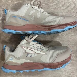 Altra Lone Peak 7 Women's trail running shoes